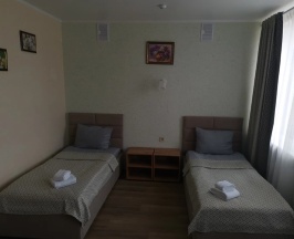 Номер стандарт с 2 односпальными кроватями (с завтраком) в Империя