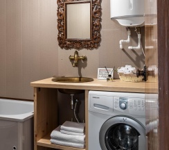 Коттедж стандарт с 2 односпальными и 1 двуспальной кроватью в Olafa Home