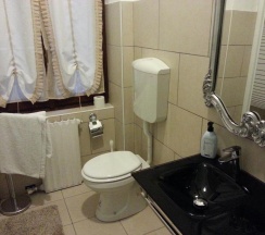 Трёхместный номер Comfort в Gira Guest House