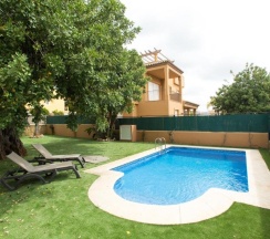Вилла с 5 комнатами с видом на море в Villas Av Los Altos De Marbella