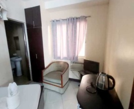 Четырёхместный семейный номер Standard 2 отдельные кровати в Cosmo Hotel Espana Near Ust