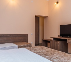 Четырёхместный номер Standard с балконом в L-hotel