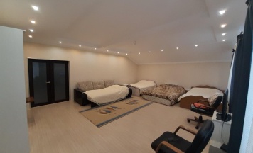 Двухместный клубный номер Comfort Мансарда двуспальная кровать в Maxi House