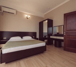 Люкс с 2 комнатами в Олимпия