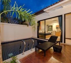 Двухместная вилла двуспальная кровать в Вилла Anchan Private Pool Villas