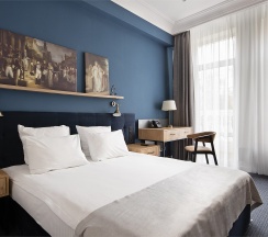 Стандартный номер с видом на парк, балконом и большой двуспальной кроватью в Королева Луиза