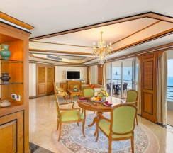 Двухместный люкс Regency c 1 комнатой двуспальная кровать в Royal Cliff Beach Hotel Pattaya