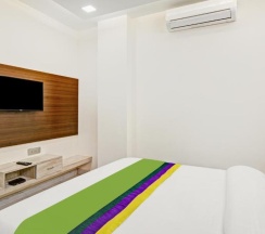 Двухместный номер Deluxe двуспальная кровать в Treebo Paras Raj Near City Palace