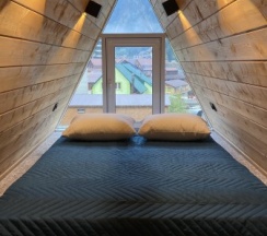 Дом-треугольник в Katadze Glamp