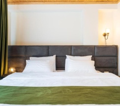 Двухместный номер Standard с балконом двуспальная кровать в Hotel Chatini Mestia