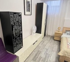 Номер улучшенный с 1 двуспальной кроватью (цокольный этаж) в Kovensky