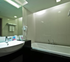 Двухместный номер Deluxe двуспальная кровать в Отель The Ashlee Heights Patong Hotel & Suites