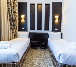 Двухместный номер Standard 2 отдельные кровати в Royal Petrol Hotel