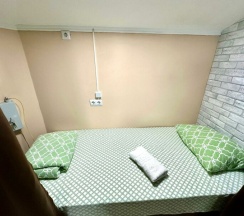 Общий 7-местный номер для мужчин и женщин с удобствами на этаже в Rest Home