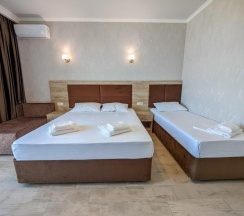 Одноместный номер Comfort двуспальная кровать в A-Sunrise