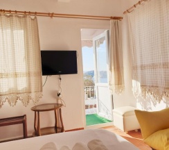 Двухместный номер Standard с видом на море двуспальная кровать в Angora Hotel