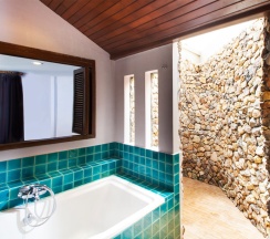 Двухместное бунгало Grand Deluxe двуспальная кровать в Курортный отель The Fair House Beach Resort & Hotel