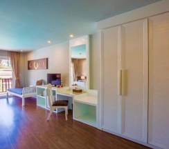Студия с видом на бассейн в Arinara Beach Resort Phuket