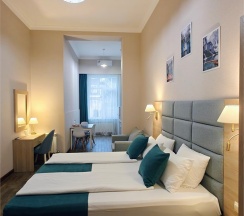 2 этаж I Студия (трёхместный номер с кухонным уголком  и микроволновой  печью) в Марис