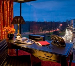Двухместный люкс Park с балконом двуспальная кровать в Four Seasons Hotel London at Park Lane