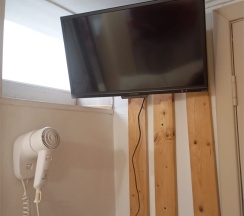 Двухместная номер - капсула с душем и туалетом маленькое окно в Арт Галактика