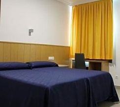 Двухместный номер Superior 2 отдельные кровати в Hostal Conchita Legazpi