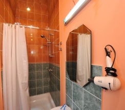 «Комфорт Семейный» 3- местный TRPL, (№205; №304)  в MotoStop