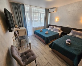 Трехместный номер с балконом в Delta nova