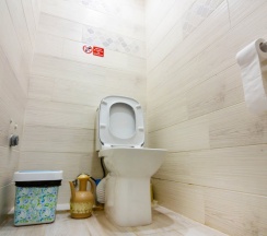 Кровать в общем номере (мужской номер) в Чердак