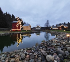 Цветные дома в Времена Года