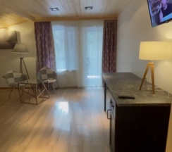 Шале Luxury с балконом и с красивым видом из окна в Аврора Country House