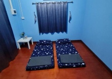 Кровать в общем номере (женский номер) в Rub Lom Chom Klong Homestay