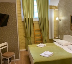 Эконом (номер 1-й категории) с окном на уровне 1,80 м от пола в Catherine Art Hotel