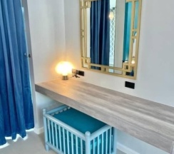 Двухместный номер Standard с видом на бассейн двуспальная кровать в The Kiri Villas Resort