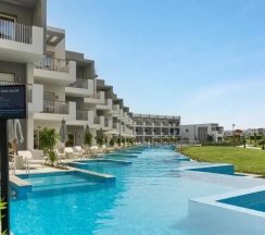 Люкс Posh Club Swim Up Family с балконом в Sunrise Crystal Bay Resort