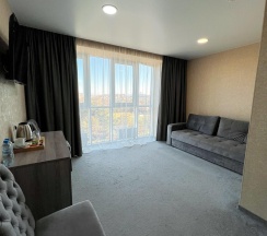 2-комнатный номер люкс полулюкс в Grand sapphire hotel