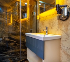 Трёхместный номер Deluxe в Blue Marina Hotel