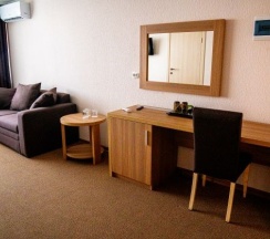 Люкс улучшенный 3х местный с видом на парк (3 корпус) в Небуг