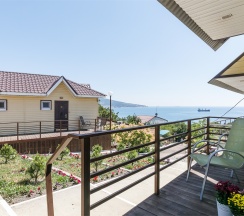 Номер «Улучшенный семейный» в коттедже, 3-х местный, однокомнатный в Виктория