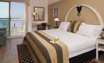 Двухместный номер Grand Executive с балконом двуспальная кровать в Herods Palace Hotel