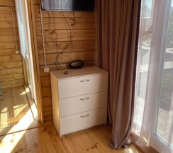 Четырёхместный коттедж Comfort с 2 комнатами в Гостевой дом Наумкиных