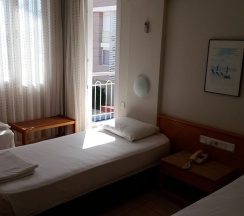 Трёхместный номер Standard в Isinda Hotel