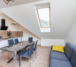 Двухкомнатный семейный.Мансарда в Три Восьмёрки