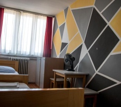 Двухместный номер Standard с красивым видом из окна 2 отдельные кровати в HI Hostel Zagreb