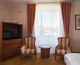 Номер полулюкс для лиц с ограниченными физическими возможностями в Radisson Slavyanskaya Hotel Moscow
