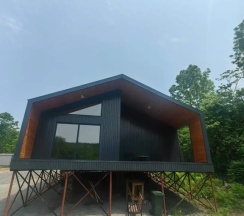 Коттедж с балконом в BarnHouse