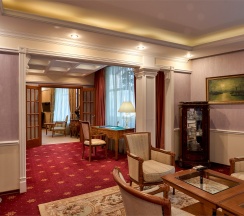 Сюит Голден Гарден в Author Boutique Hotel