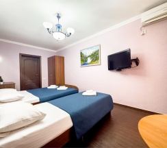 Комфорт c балконом в Три богатыря by Viva Hotels Group