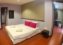 Семейный люкс с 2 комнатами в Sabye Bangkok Hotel