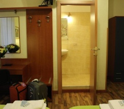 Трёхместный номер Standard в Hotel America